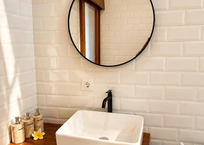 Bale Bingin Stay- Modern Near Beach, Cafes & Shops Guest house